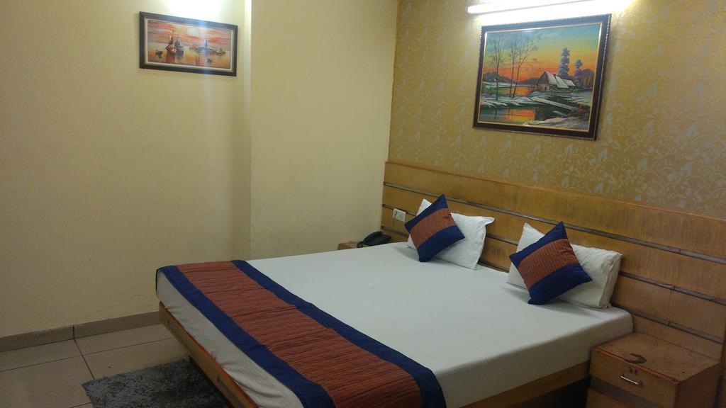 Hotel Sun Village Near New Delhi Railway Station ภายนอก รูปภาพ
