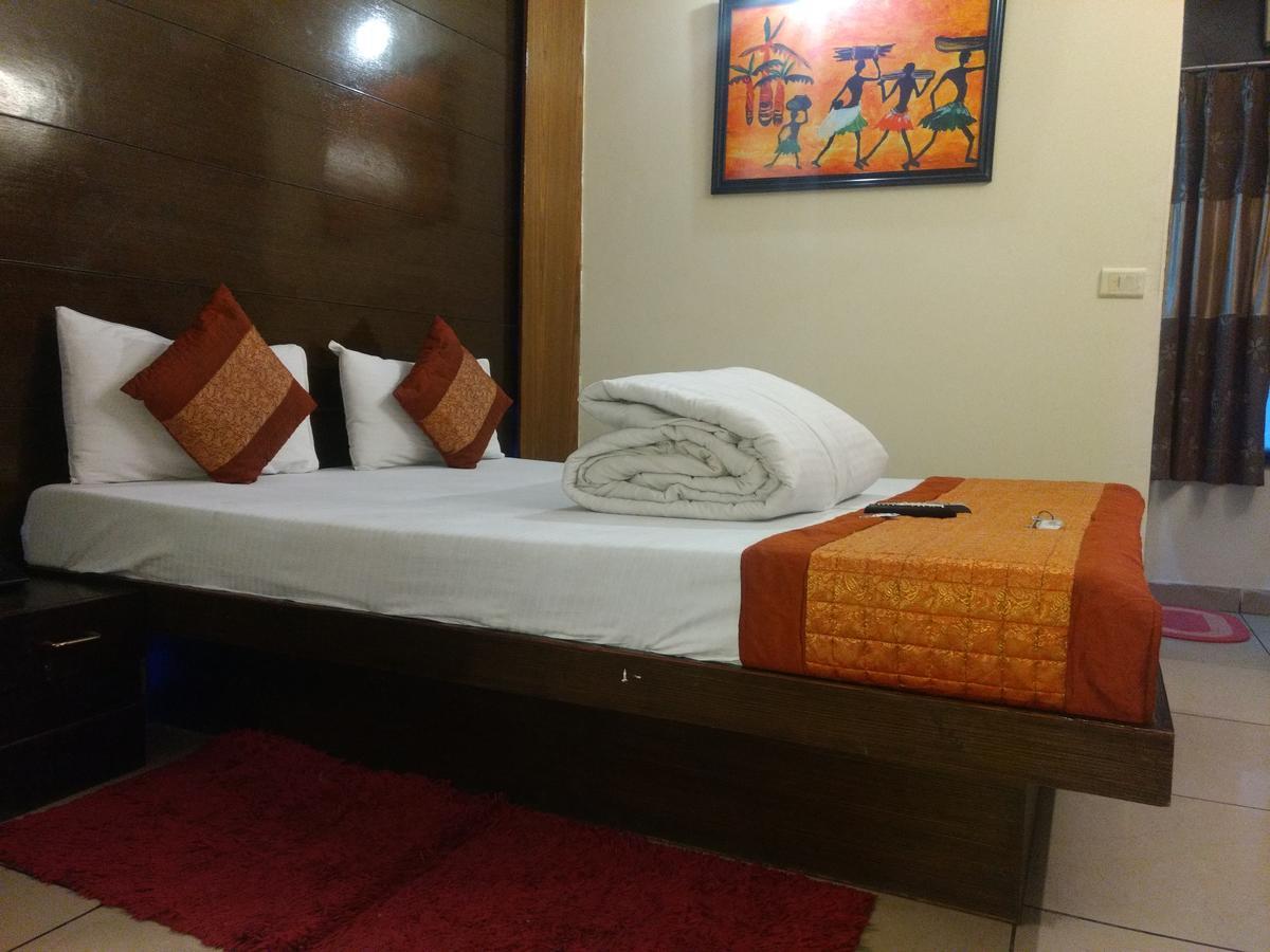 Hotel Sun Village Near New Delhi Railway Station ภายนอก รูปภาพ