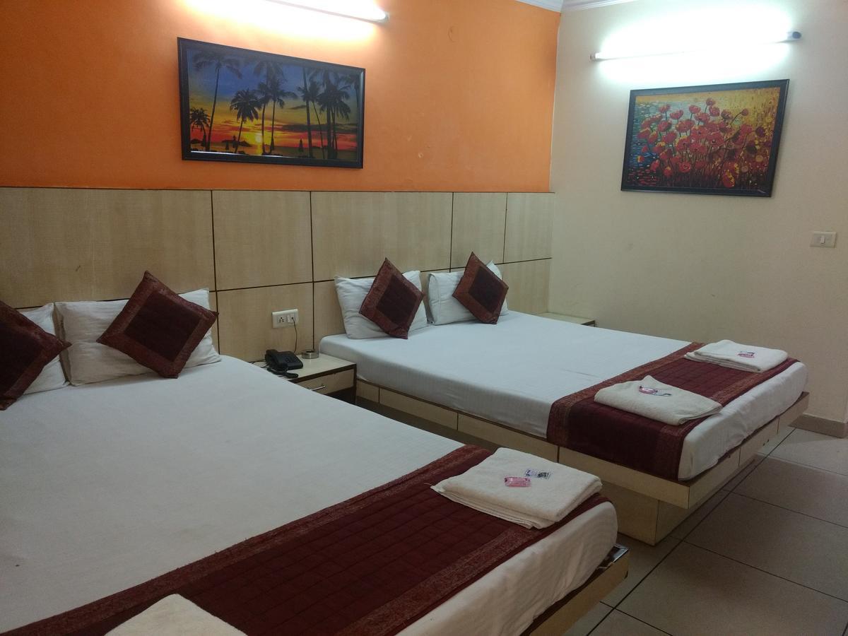 Hotel Sun Village Near New Delhi Railway Station ภายนอก รูปภาพ
